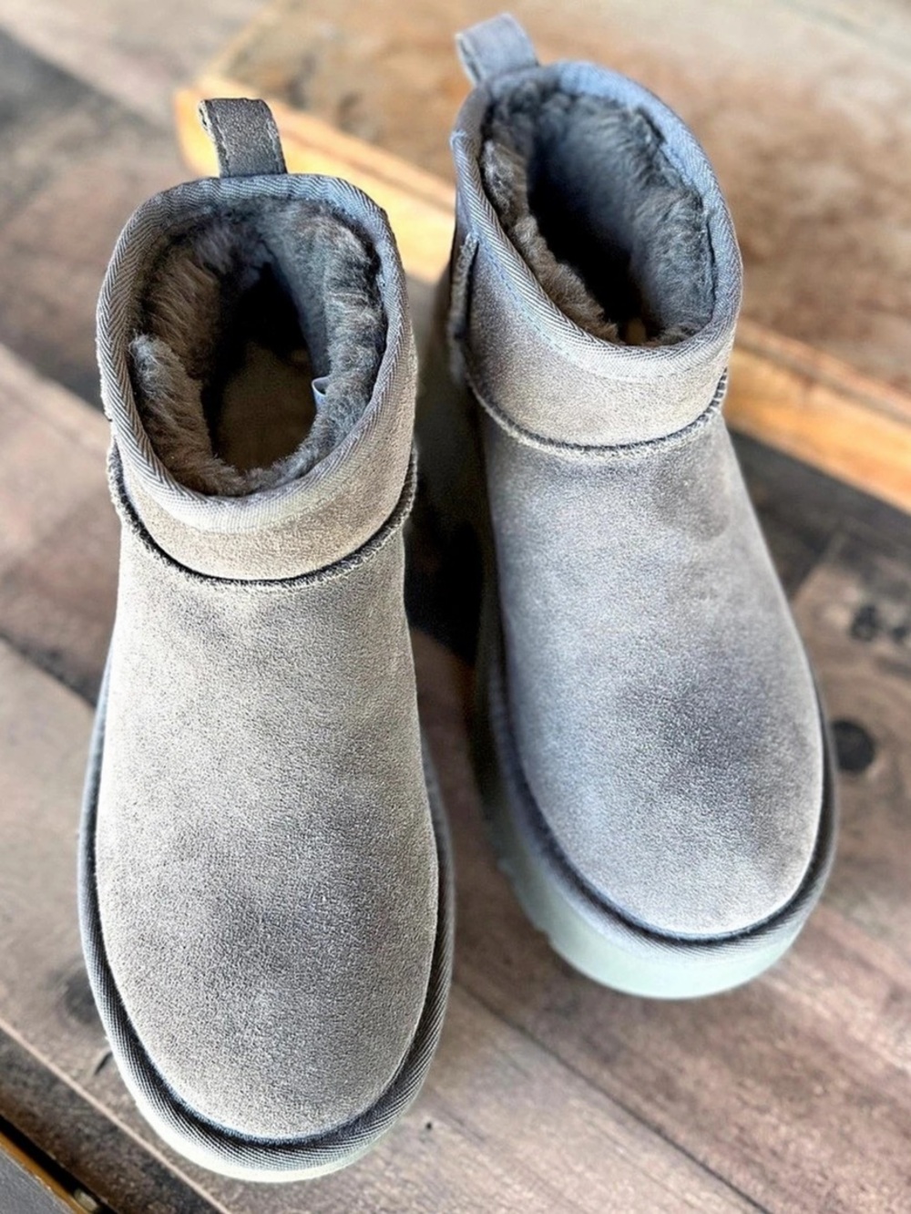 UGG Classic Ultra Mini Platform Ankle Boots Gray US 6 Like New